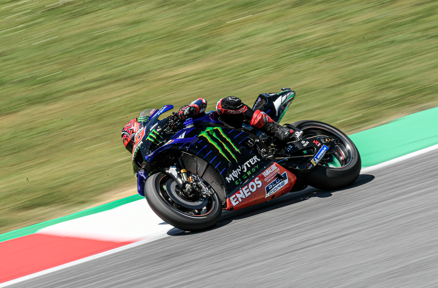 QUARTARARO GIVES MASTERCLASS IN MUGELLO