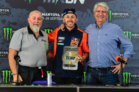 ANTONIO CAIROLI PRESENTED WITH LIFETIME AWARD