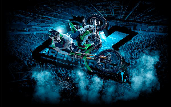 TOMMY SEARLE SIGNS FOR ARENACROSS