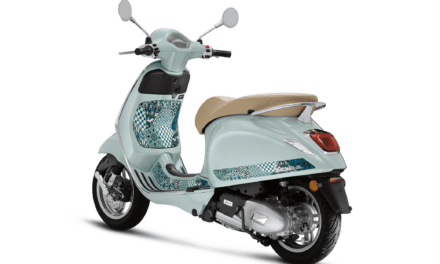 New VESPA PRIMAVERA BATIK